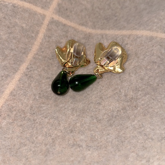 1970’s Vintage Gripoix Teardrop Green Earrings gold Flower French - Picture 7 of 7